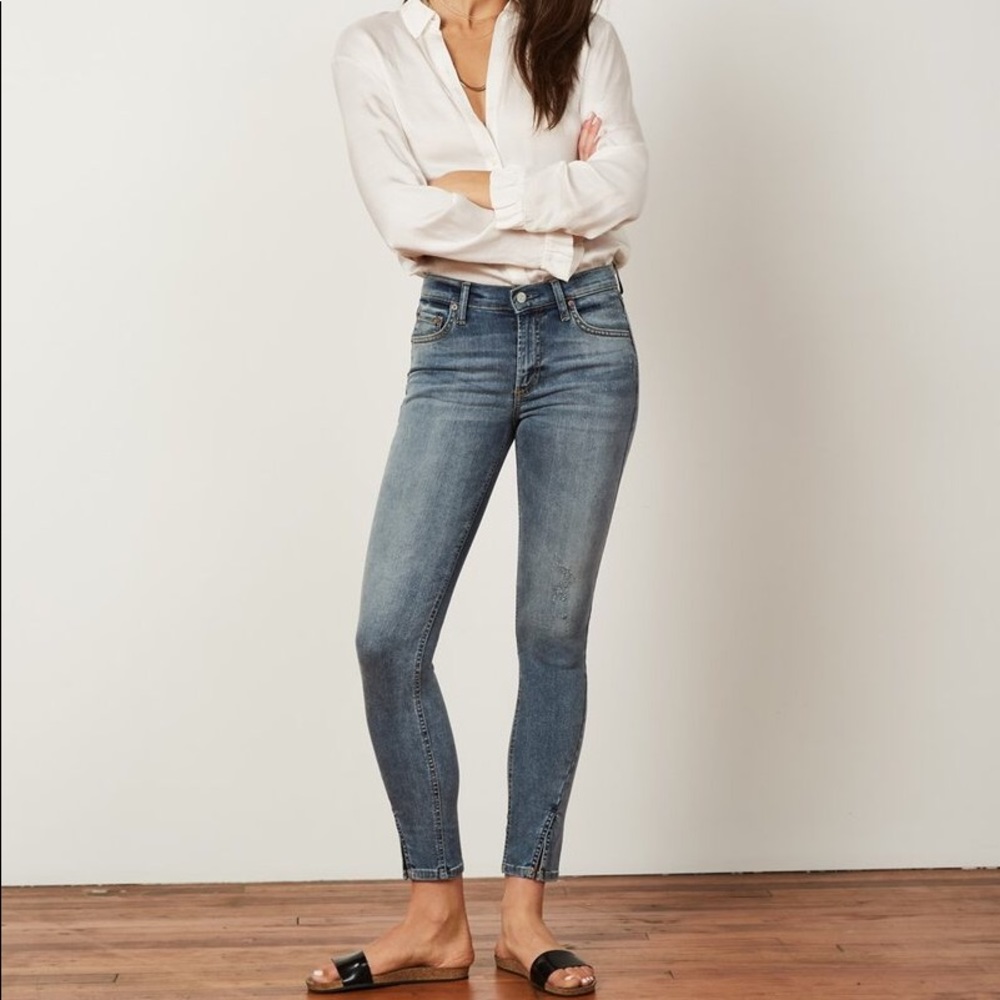 NWT Mid Rise Skinny Boyish the Riley Jean